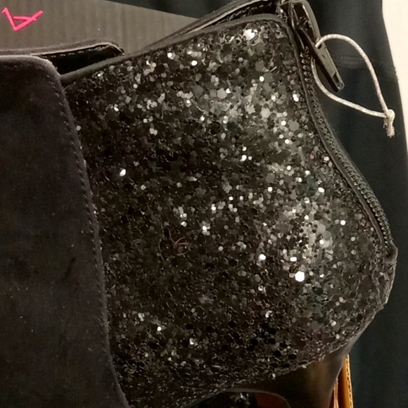 NWOT Black Glittered Stiletto Ankle Booties. Size 11 - Picture 2 of 6